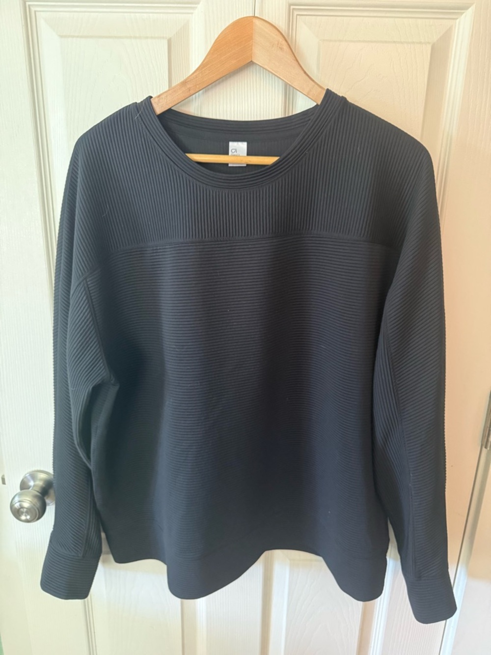 GAP Fit Ribbed Crewneck Top in Black
